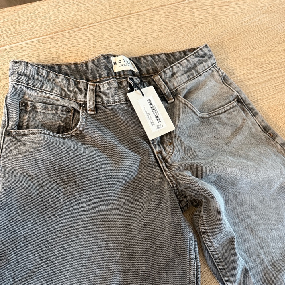 Low Rise Parallel Jeans In Grey Wash - Picture 3 of 6